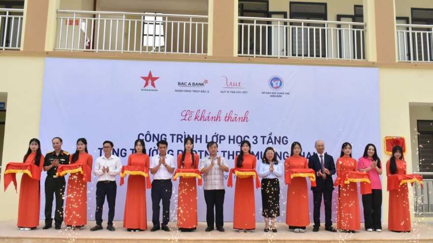 Từ cánh đồng đến lớp học 3 tầng: Niềm vui mới của thầy, trò Mường Thanh