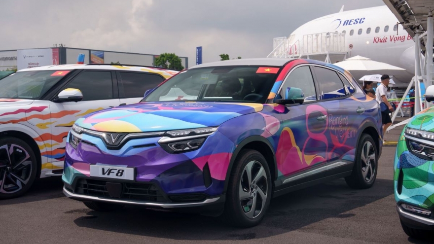 VinFast VF 8 - “Kẻ mạnh” khuấy động cuộc đua phân khúc SUV cỡ D