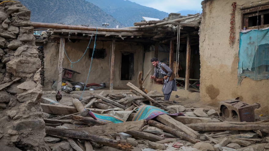 Liên tiếp hứng chịu dư chấn động đất, Afganistan kêu gọi quốc tế hỗ trợ