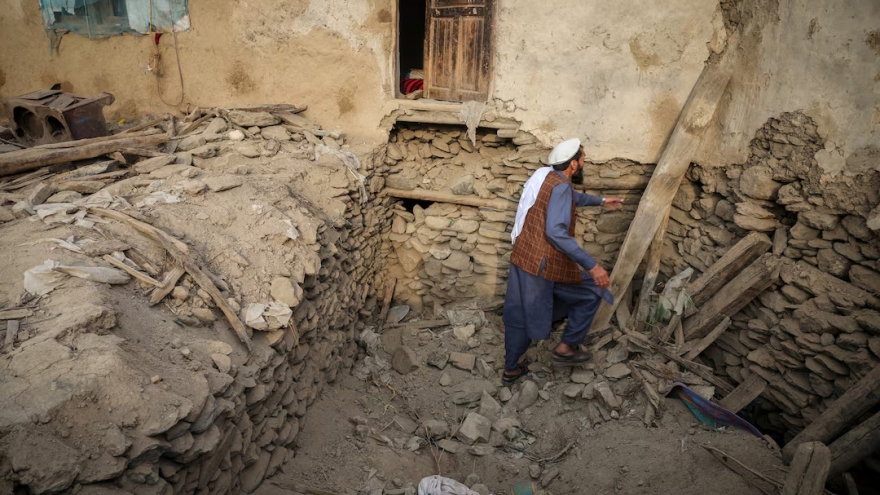 Afghanistan huy động không quân tham gia cứu hộ động đất