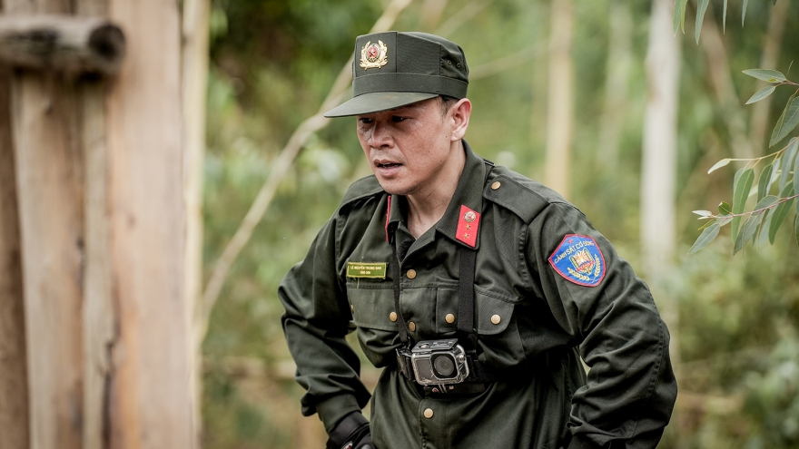 Binz đỏ mặt khi Tiến Luật lỡ miệng tiết lộ chuyện sắp lấy vợ