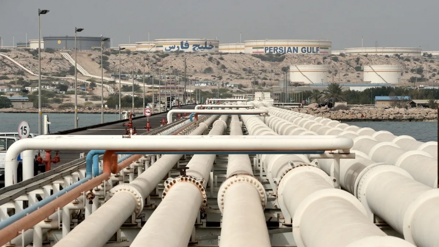 Ấn Độ mặc cả với Mỹ: Giảm dầu mua từ Nga nếu được nhập dầu Iran, Venezuela