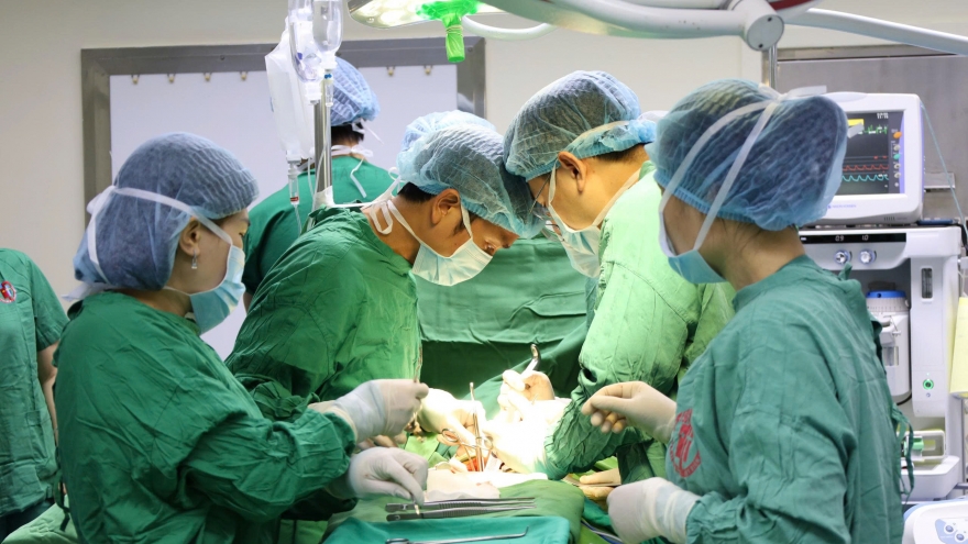 Thực hiện thành công ca ghép thận thứ 4