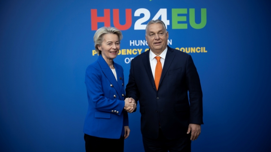 Thủ tướng Hungary yêu cầu EU chi trả việc phòng thủ biên giới vì khủng hoảng di cư