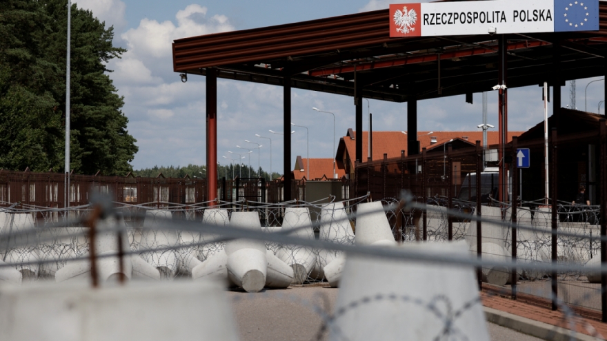 Ba Lan mở lại biên giới với Belarus sau nhiều tuần cấm vận