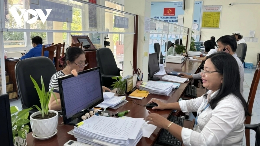 Đề xuất mức tiền công 300% cho người lao động làm thêm giờ ngày nghỉ lễ, Tết