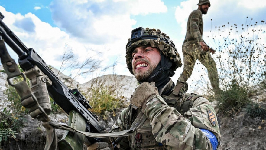 Nga biến đường ống thành “địa đạo”, Ukraine dựng bẫy ngầm ở Kharkov