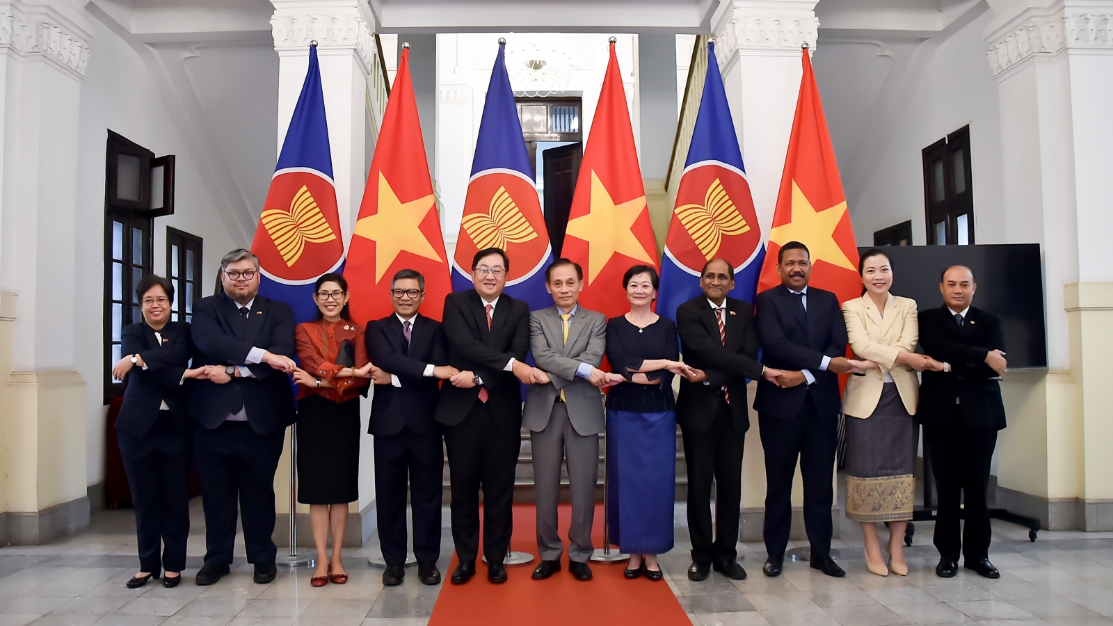 Quyền Bộ trưởng Ngoại giao Lê Hoài Trung tiếp Đại sứ, Đại biện các nước Đông Nam Á