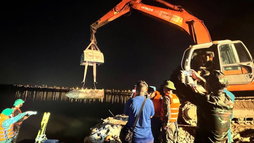 Two large wartime bombs found near Long Bien Bridge