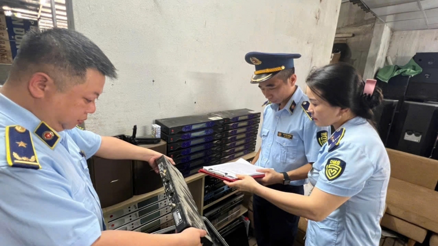 Phê chuẩn khởi tố 4 bị can về tội “buôn lậu” tại Thanh Hóa