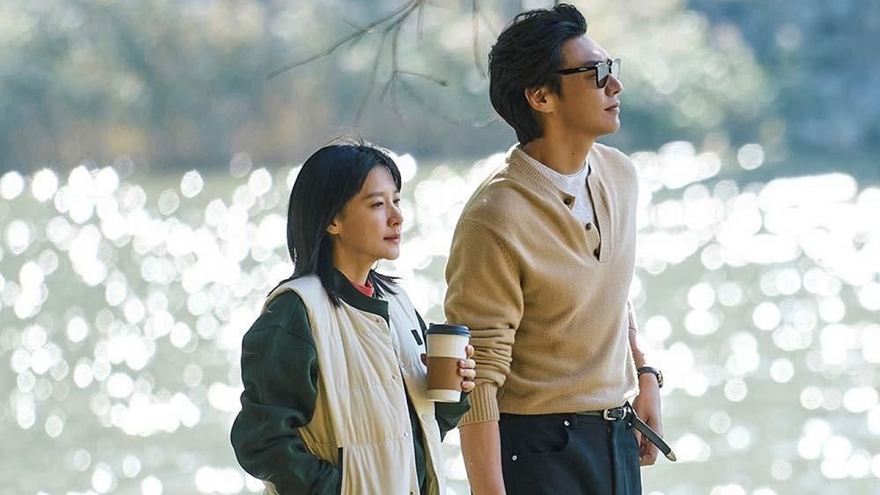 Lee Young Ae trở lại ấn tượng với vai người mẹ bên bờ vực thẳm