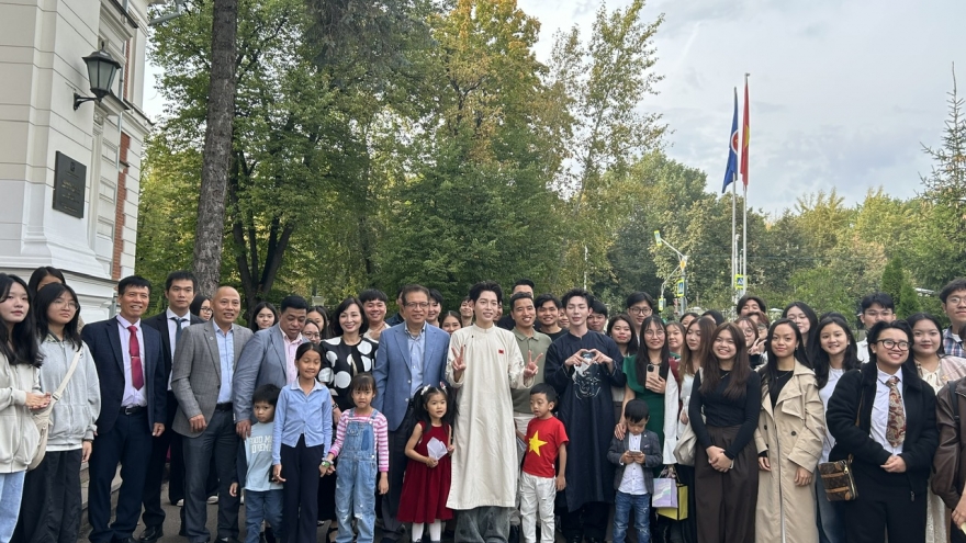 Người Việt tại Nga nồng nhiệt chào đón Quán quân Intervision 2025 Đức Phúc