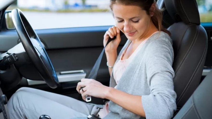 Không thắt dây đai an toàn khi lái xe bị phạt bao nhiêu tiền?