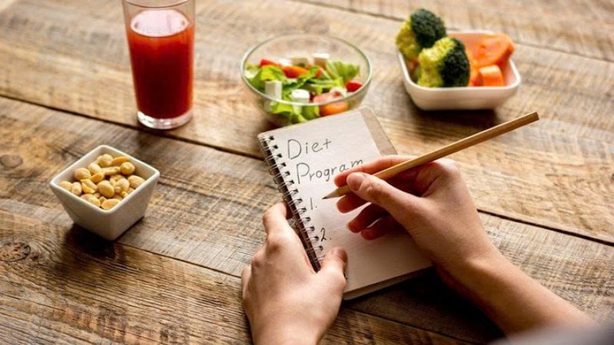 Xây dựng thực đơn 2.500 calo mỗi ngày: Ăn thế nào để khỏe mạnh, không lo tăng cân?