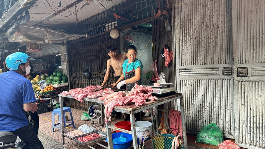 Hà Nội đôn đốc các xã, phường xóa chợ “cóc”, chợ “tạm”