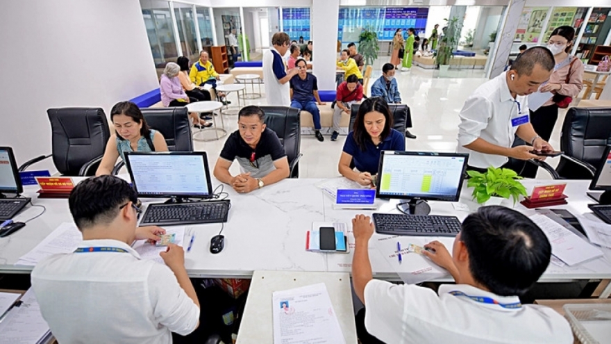 Viên chức được tham gia kinh tế tư nhân, có tạo cơ chế giữ chân nhân tài?