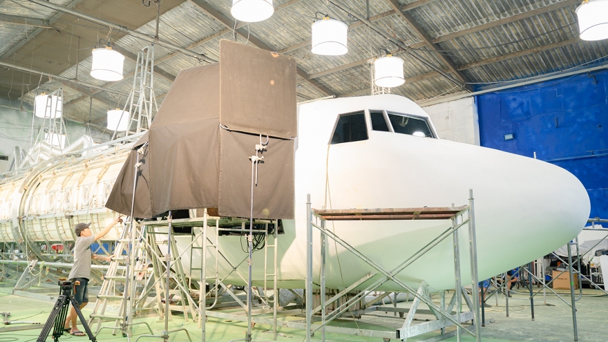 Mô hình máy bay dài 24 mét trong “Tử chiến trên không” được dựng thế nào?