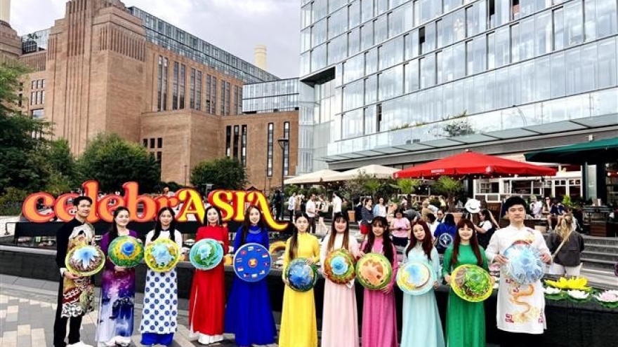 Vietnamese cultural colours shine at UK’s largest Southeast Asian festival