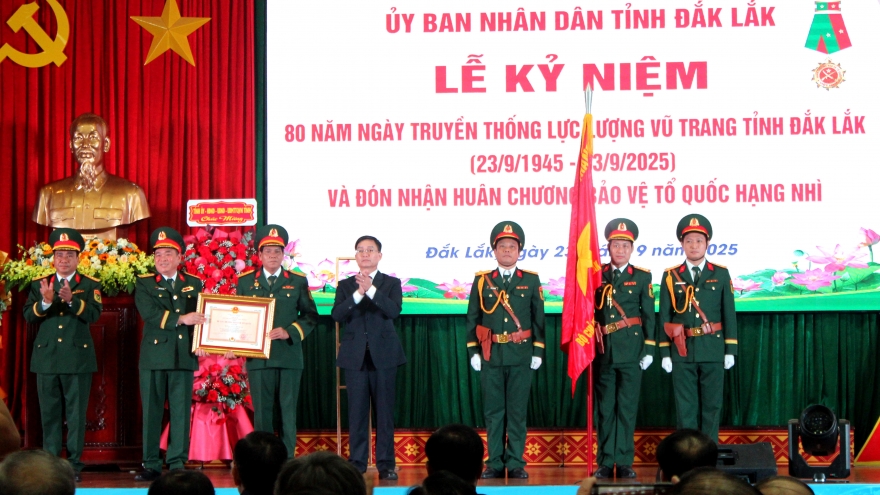 Lực lượng vũ trang Đắk Lắk đón nhận Huân chương Bảo vệ Tổ quốc hạng Nhì