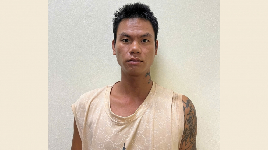 Thanh niên 25 tuổi "ôm" heroin trong người bị bắt lúc nửa đêm ở Hà Nội