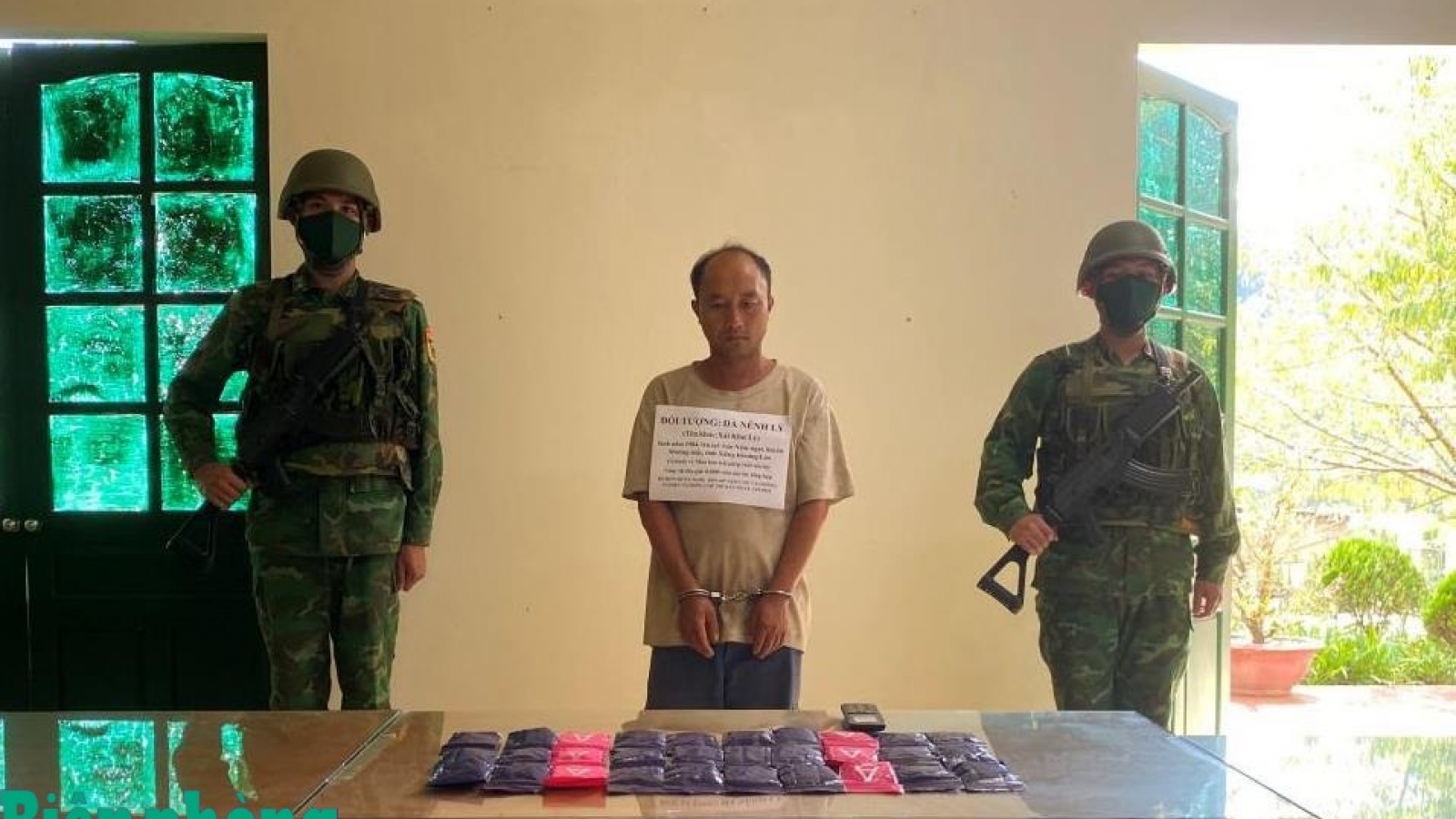 Man arrested for smuggling 6,000 synthetic drugs from Laos into Vietnam