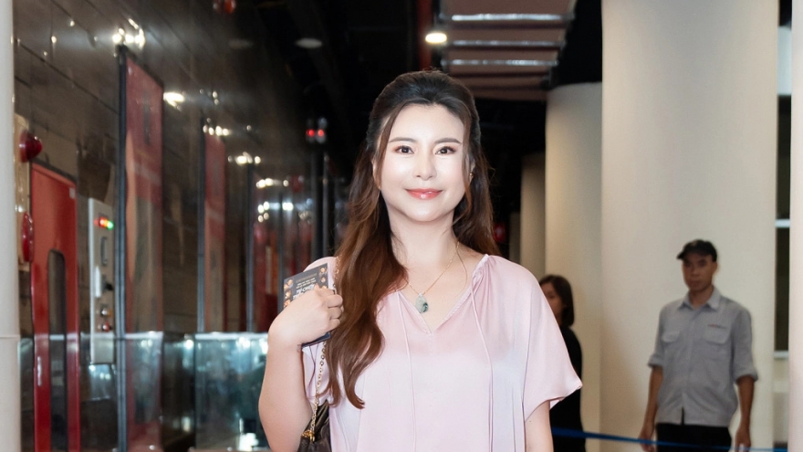 Sao Việt 21/9: Diện mạo NSƯT Kim Oanh sau 2 tháng phẫu thuật thẩm mỹ