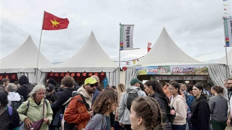 Nhan dan newspaper celebrates solidarity, progress at French festival