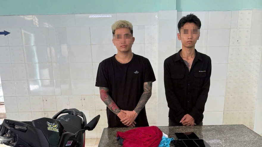 Khởi tố 2 TikToker “Thuận khùng báo đời” và “Minh báo đời yêu em”