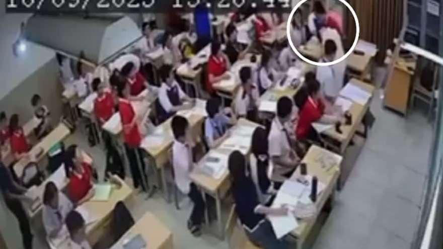 Xác minh vụ cô giáo ở Hà Nội bị học sinh lớp 7 tấn công khi thu đồ chơi sắc nhọn