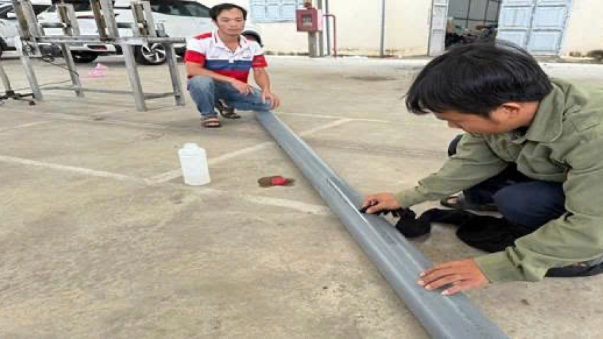 Khởi tố 2 bị can về tội sản xuất, buôn bán ống nhựa Tiền Phong giả