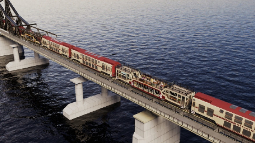 Hanoi Train begins official operation, offering tourists unique travel experience
