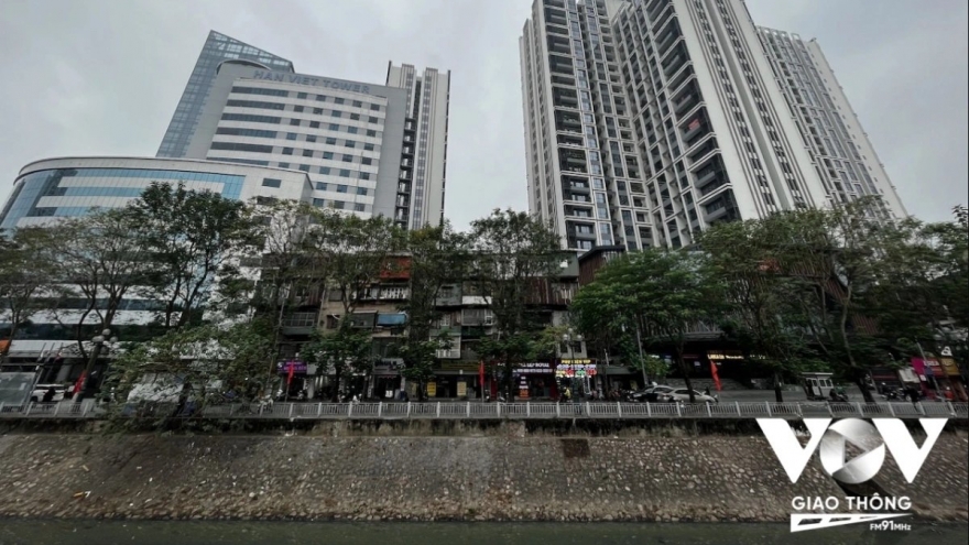 Chung cư Hà Nội: Giá leo dốc, người mua ở thực “hụt hơi”