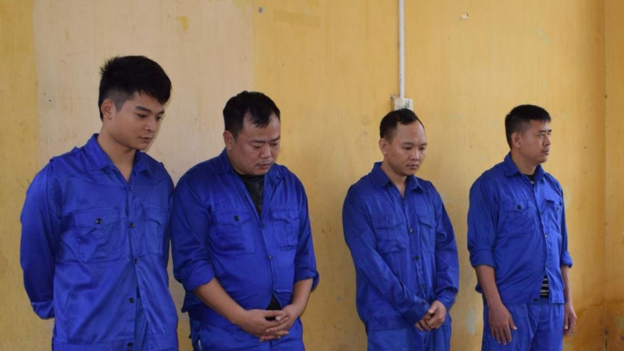 Bắt 4 kẻ dàn cảnh mua bán tiền điện tử để cướp 3 tỷ đồng