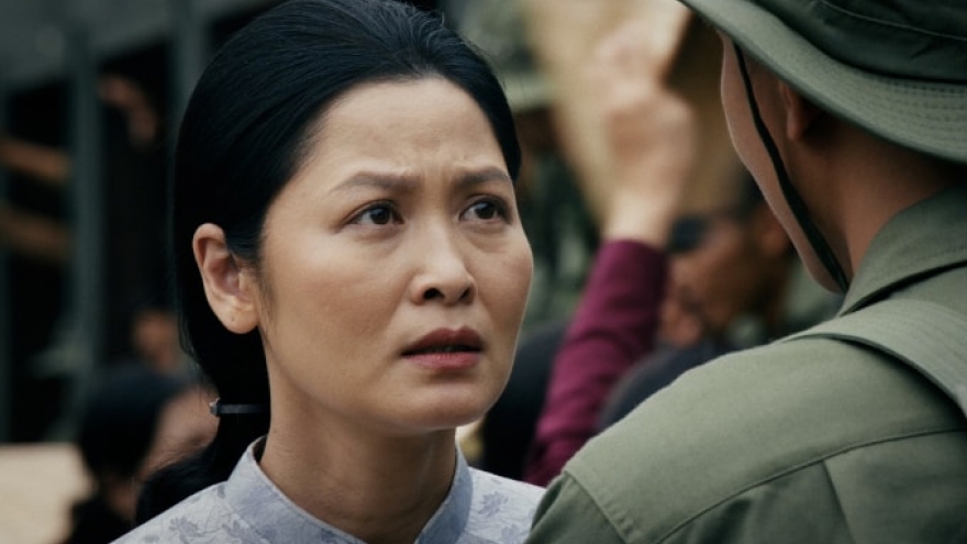 Nữ diễn viên “Mưa đỏ” từng ly hôn trong nước mắt, khẳng định không dựa vào đại gia