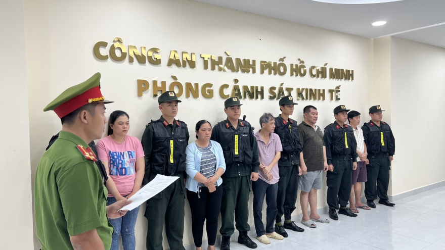 Công an TP.HCM triệt phá đường dây buôn lậu quy mô lớn, bắt giữ 5 bị can
