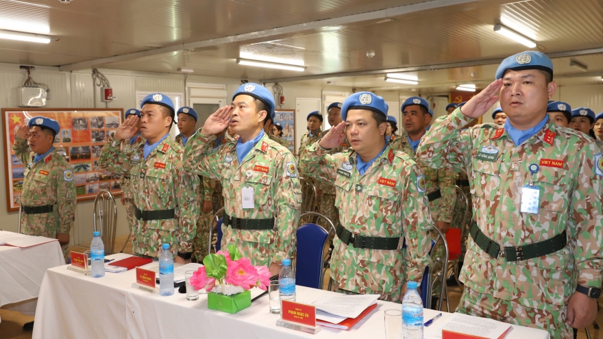 Lễ kết nạp Đảng đặc biệt của những chiến sĩ mũ nồi xanh tại Phái bộ UNISFA