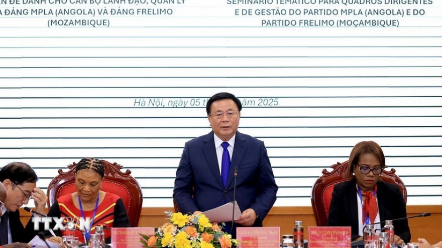 Khai mạc chương trình nghiên cứu cho cán bộ lãnh đạo của Angola và Mozambique