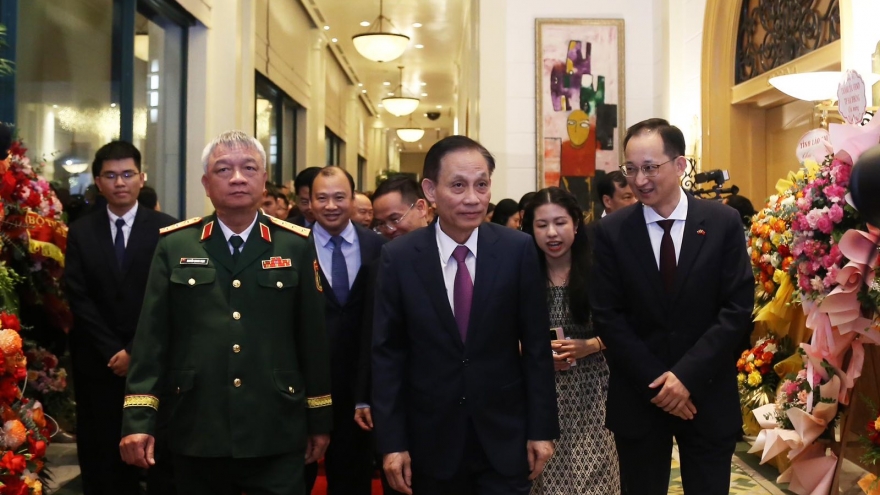 Ông Lê Hoài Trung dự chiêu đãi của ĐSQ Trung Quốc kỷ niệm 76 năm quốc khánh