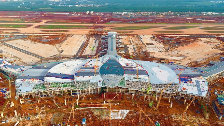 Đưa Cảng hàng không quốc tế Long Thành (giai đoạn 1) vào khai thác trong năm 2026