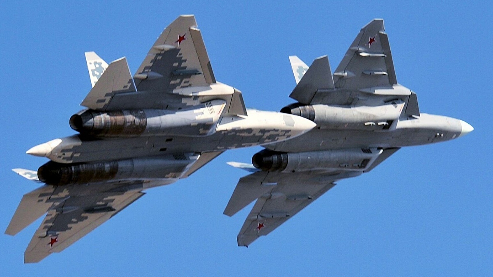 Uy lực lợi hại của tiêm kích Su-57: Điều khiển UAV bầy đàn và tác chiến tự động