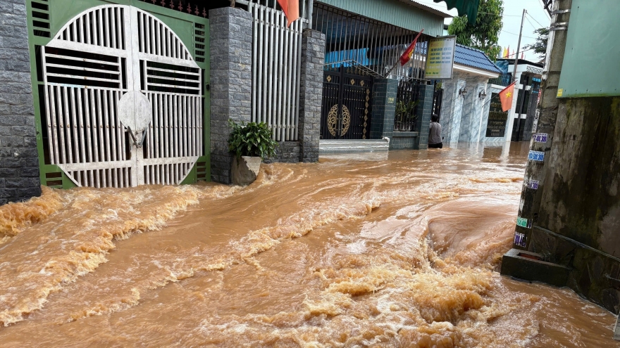 Nước ngập sâu tại khu vực dự án cao tốc Biên Hòa - Vũng Tàu