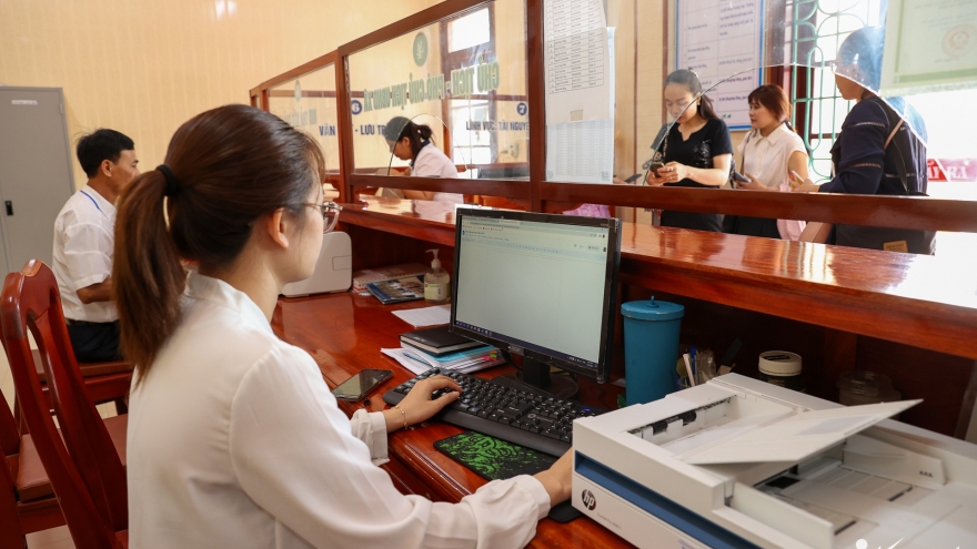 Dừng trợ cấp theo Nghị định 178, công chức nghỉ hưu trước tuổi hưởng chế độ gì?