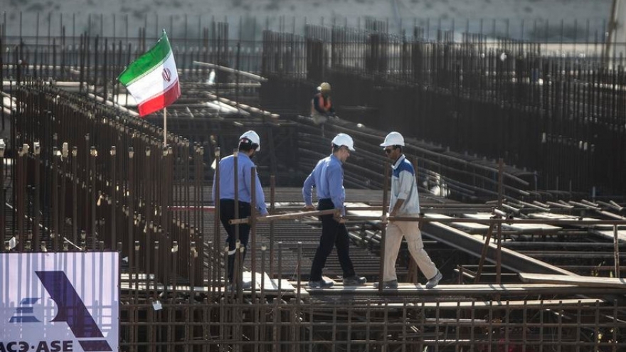 Iran và Nga ký thỏa thuận phát triển nhà máy điện hạt nhân