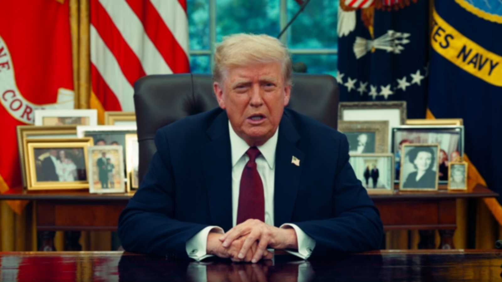 Ông Trump chỉ trích quyết định của Toà Tối cao, tuyên bố vẫn áp thuế 10%