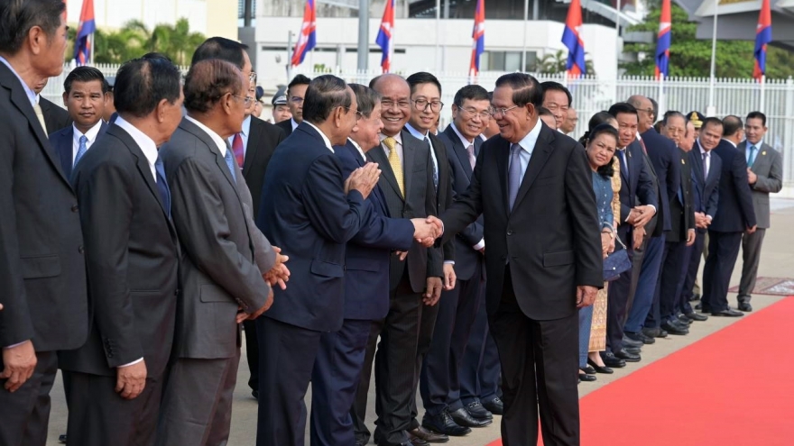 Đoàn đại biểu cấp cao Campuchia lên đường thăm và dự lễ kỷ niệm 80 năm Quốc khánh Việt Nam