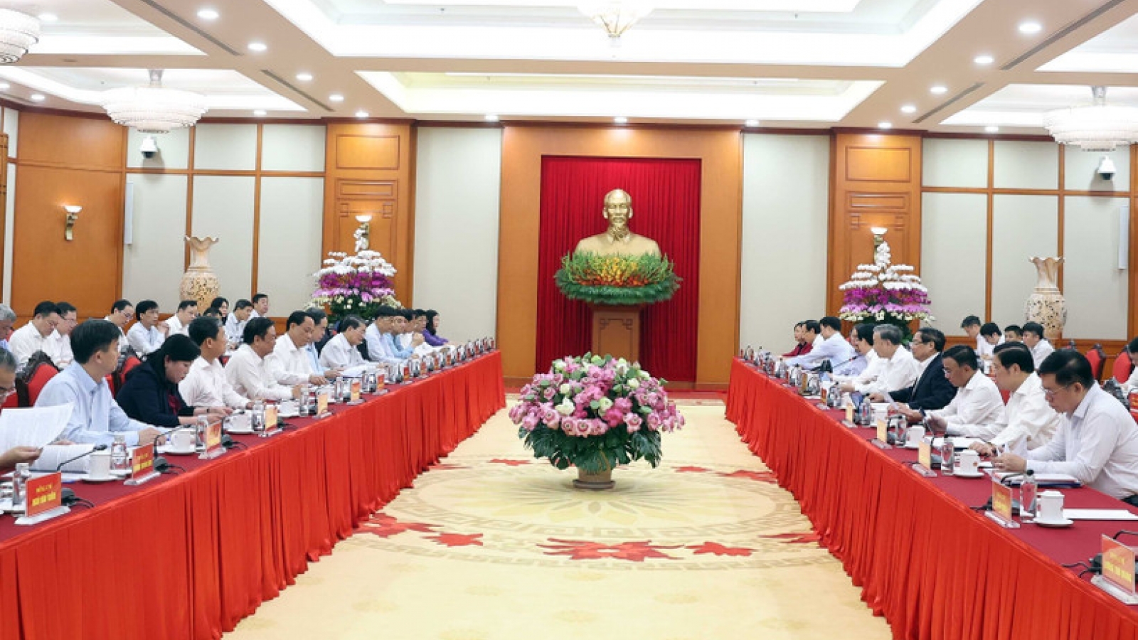 Politburo reviews preparations for first NA Party Congress