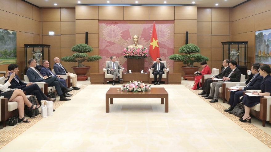 Phó chủ tịch Quốc hội Nguyễn Khắc Định tiếp đoàn nghị sĩ Thượng viện Pháp