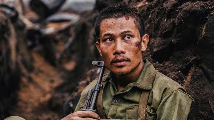 "Mưa đỏ" vượt mốc 500 tỷ đồng, sắp soán ngôi phim có doanh thu cao nhất mọi thời đại