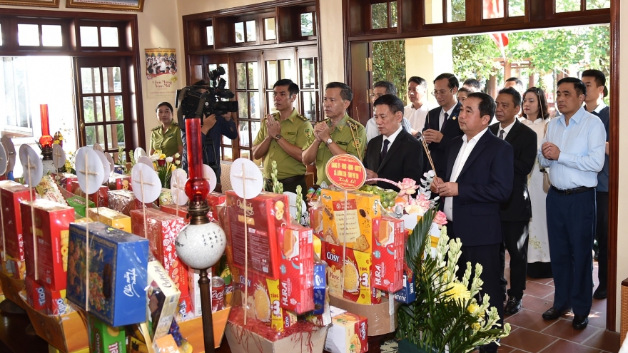 Trang trọng Lễ dâng hương tưởng nhớ 56 năm ngày mất Chủ tịch Hồ Chí Minh