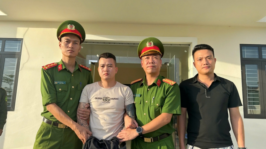 Bắt giữ đối tượng có quyết định truy tìm của Công an tỉnh Lào Cai